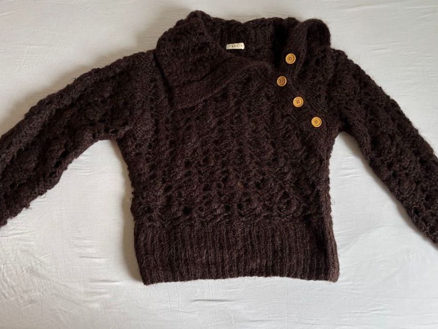 Maglioni & Felpe: Brauner Strickpullover mit Holzknöpfen, Gr. M – Usato da Vilters venduto da Sidsel_M