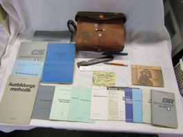 Reglementen - Tasche CH Armee 1972 inkl aller Reglementen