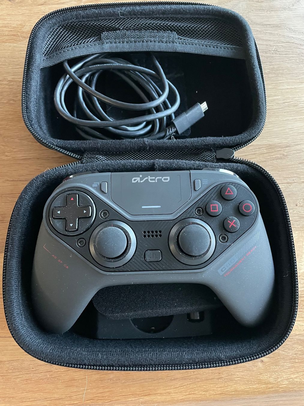 Controller: Astro C40 Controller f. PS4/PC, sehr gut erhalten – Usato da Lenzburg venduto da mar_krj6 1