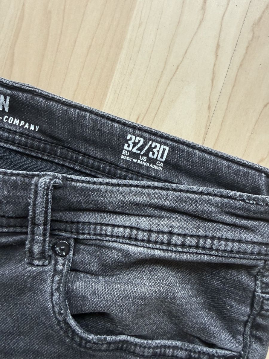 H&M Pantaloni: 2 Paar Jeanshosen – Usato da Embrach venduto da JoeMeltingJelly 5