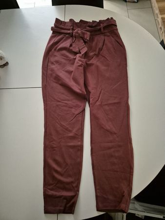 Trendige Stoffhose mit Bindegürtel, Rostrot, Grösse 36