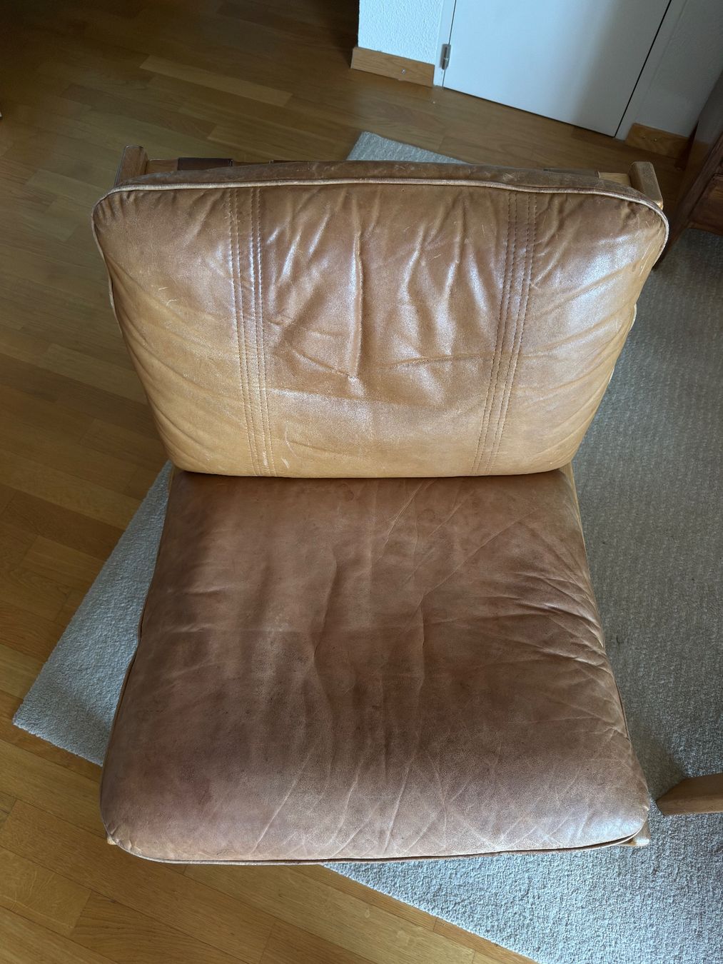 Poltrone: Vintage Ledersessel Set + Hocker – Usato da Zürich venduto da isabella_p 1