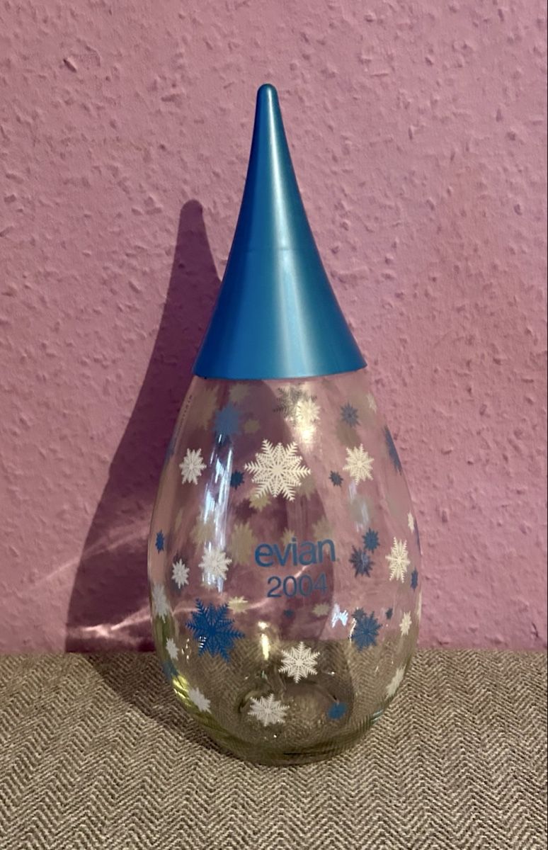 Altro in Stoviglie & Bicchieri: Bouteille Evian 2004, édition limitée, décor hivernal – Usato da Petit-Lancy venduto da Pierre_le_voyageur