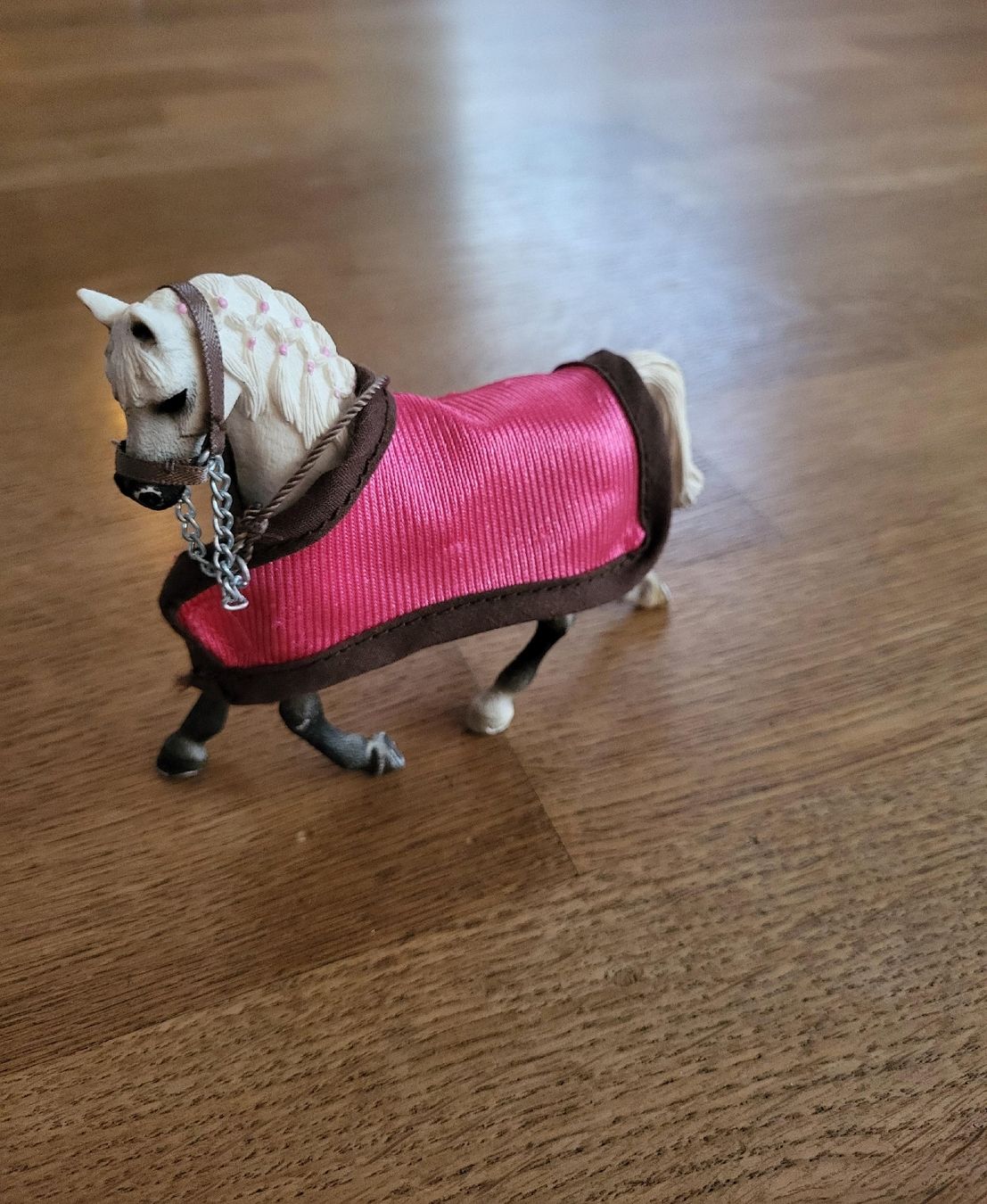 Schleich Giocattoli: Schleich Araber Stute – Usato da Bergdietikon venduto da Tigerstyle