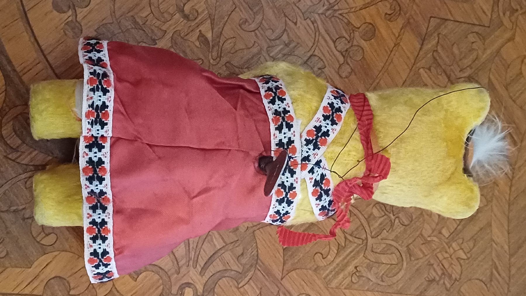 Giocattoli: Teddybär mit Tracht & Glocke, ca. 28cm – Usato da Flawil venduto da Naphtali 9