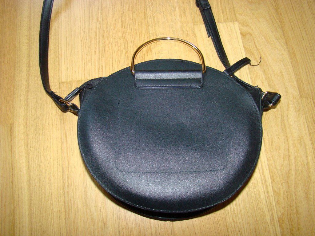 Borse da donna: joli sac à main noir – Nuovo e nell'imballaggio originale da Lussery-Villars venduto da pousinete02 4