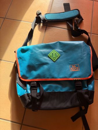 Sac bandoulière Dakine Hawaii, parfait pour l'été!