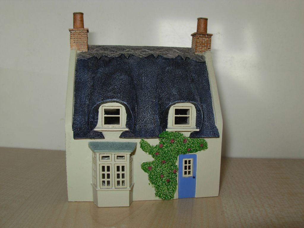 Modelleisenbahnen: H0e: Landhaus mit Steindach – Neu (gemäss Beschreibung) aus Oberrieden von Hobbyschiff