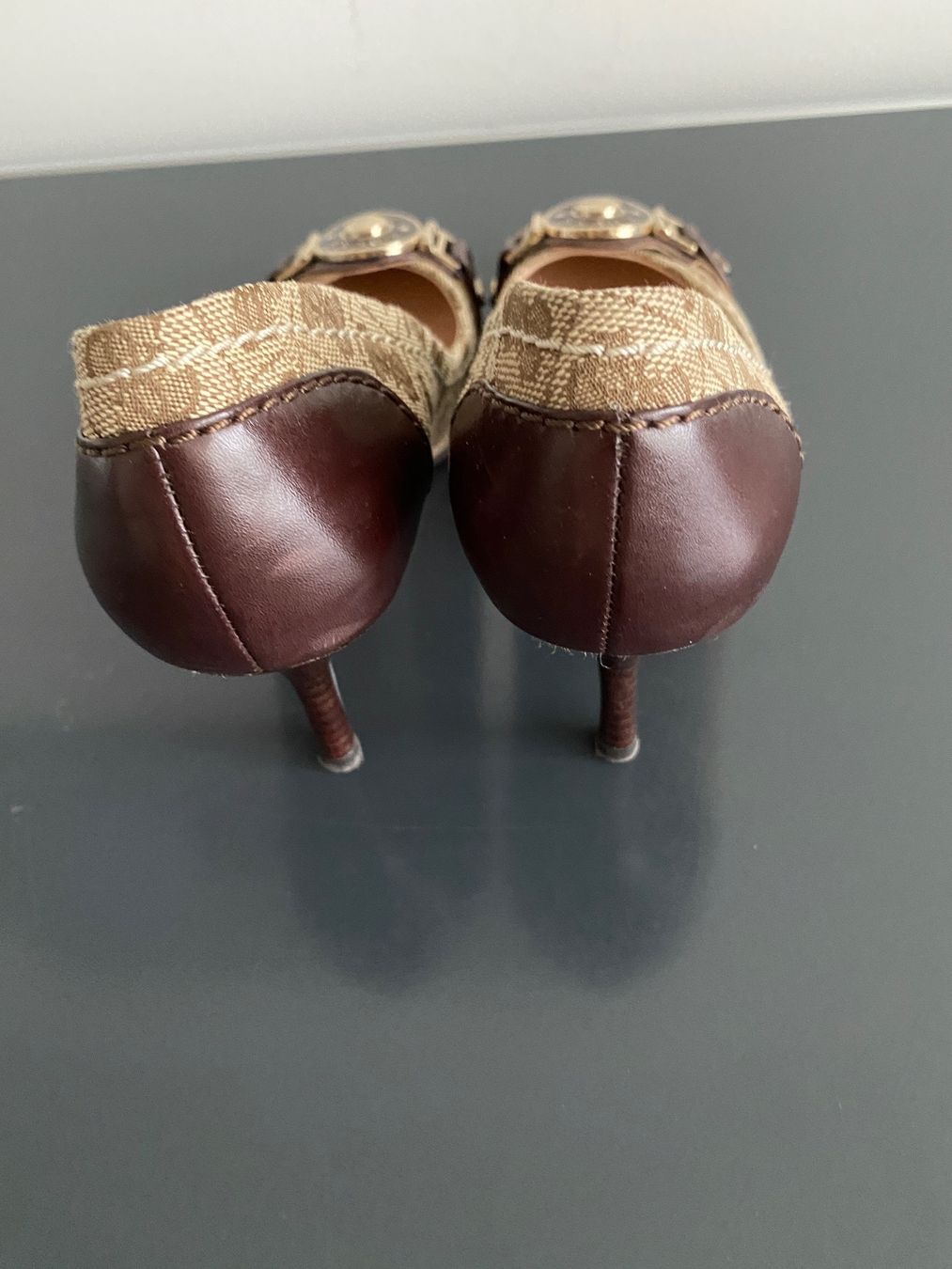 Guess Damenschuhe: Guess Schuh, Pumps mit Guess Muster – Neu (gemäss Beschreibung) aus Zug von Pereromi 2