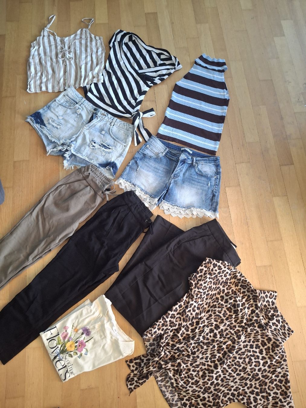 Lotti di vestiti: tolles Sommerkleiderpaket – Usato da Adligenswil venduto da Raju
