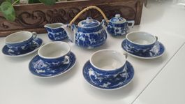 Blau-weisses Teeservice, für die Puppenküche Porzellan-Set