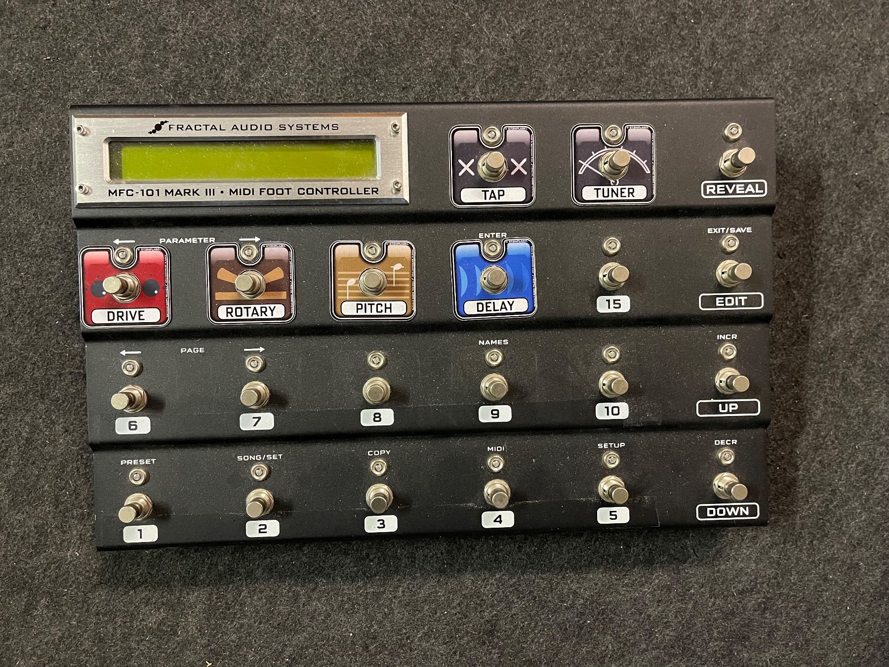 Fractal Axe-Fx II XL mit MFC-101 MK III und 19