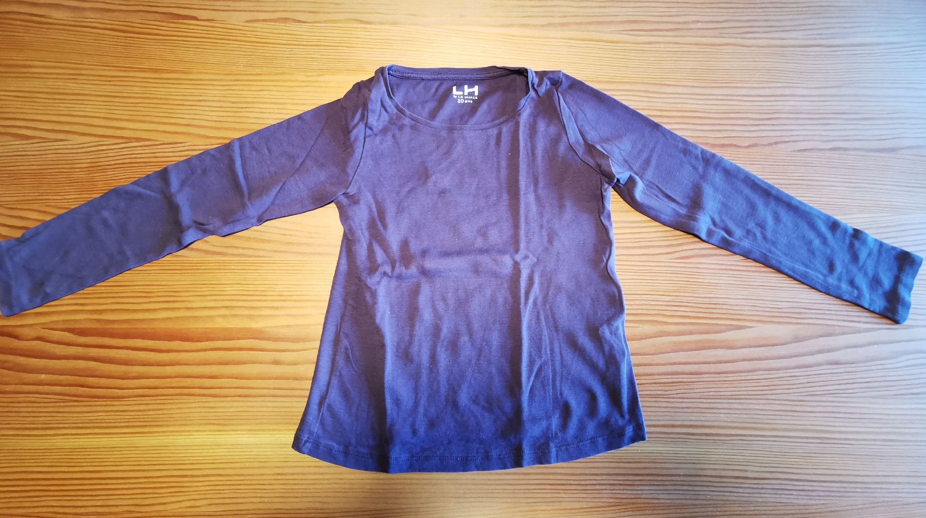 Pullover & Sweatshirts: Zwei Langarmshirts (10 ans) – Gebraucht aus Detligen von ras_7ksp 1
