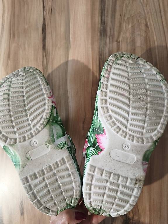 Chaussures femmes: Crocs Grösse 38/39 – D'occasion à Kaisten par lys_zzy8 2