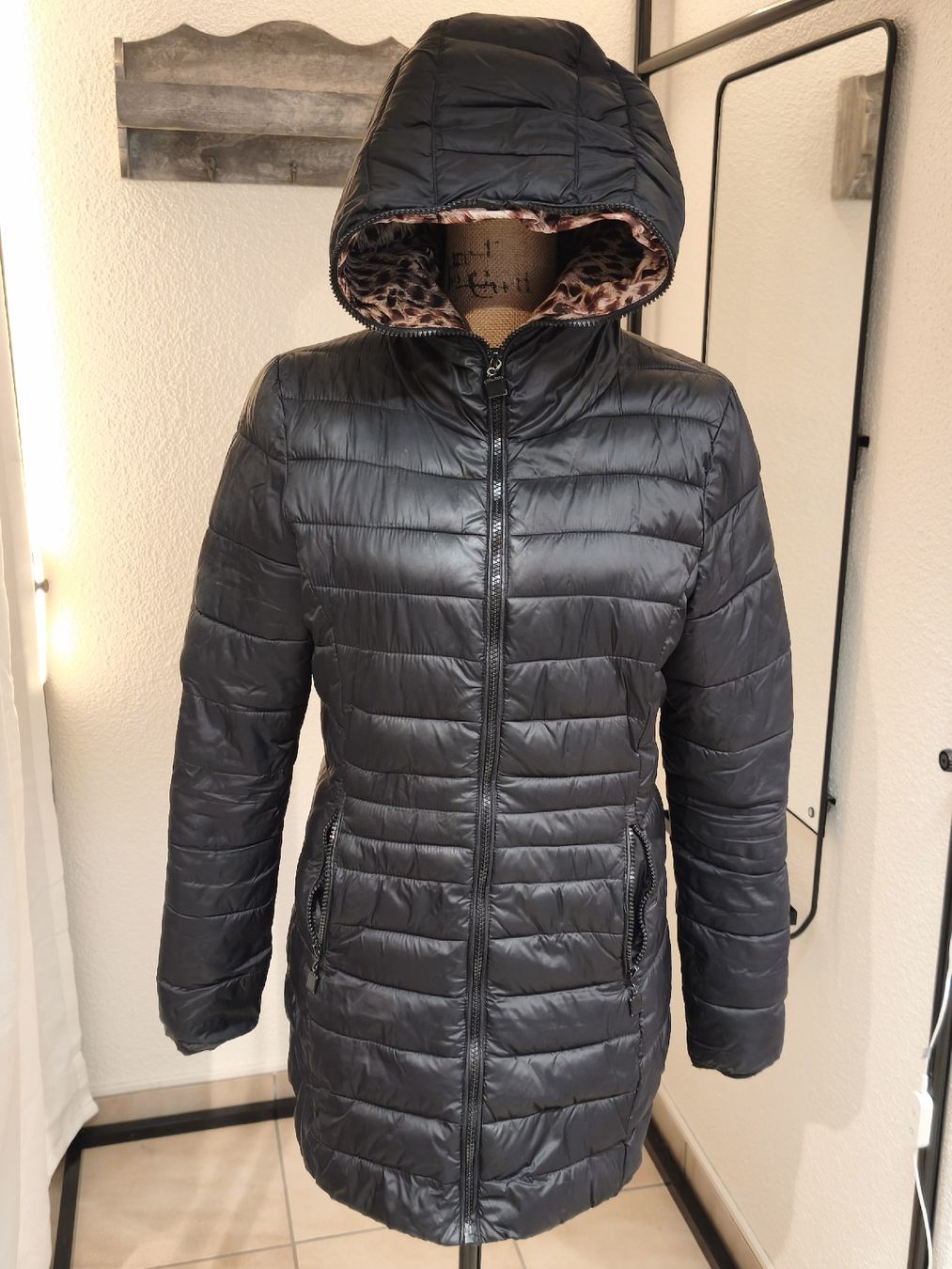 Mäntel: Schwarze Stepp Jacke Grösse M – Neu (gemäss Beschreibung) aus Emmetten von SecondhandSiska