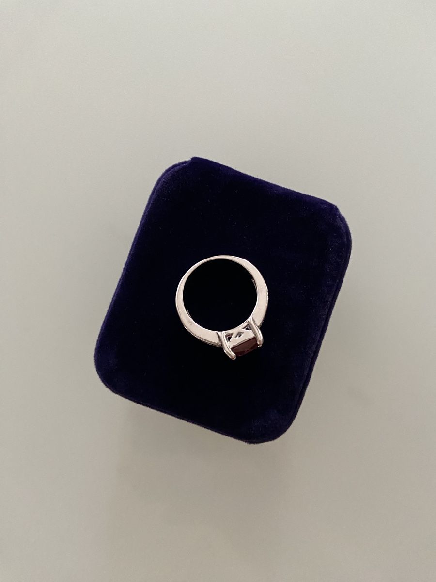 Anelli: Ring mit rotem Zirkonia/ Modeschmuck – Nuovo e nell'imballaggio originale da Bülach venduto da kittygismo 1