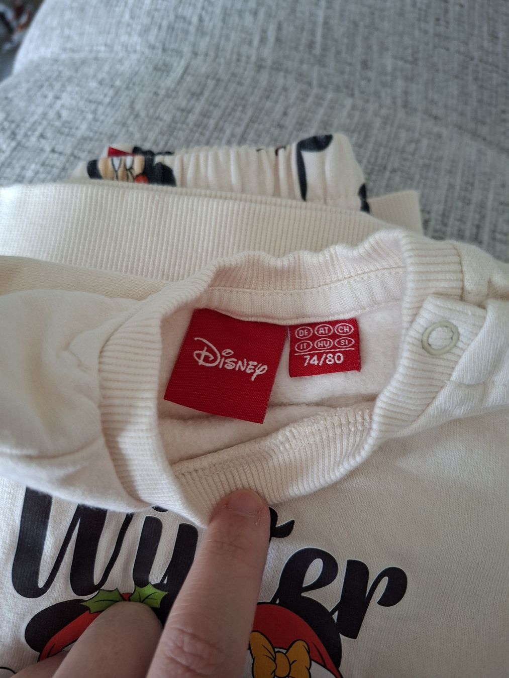 Lotti & Set di vestiti: Disney Mickey Mouse Winter Set beige Grösse 74/80 – Nuovo e nell'imballaggio originale da Winterthur venduto da Ausmisten2026 1