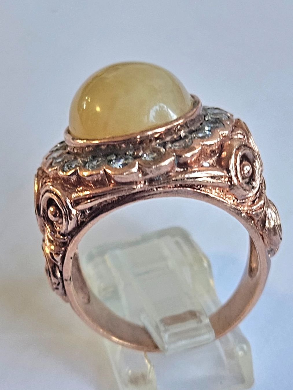 Bagues: Ring mit hellem Cabochon Jade – Neuf (Voir description) à Zürich par adriben 5