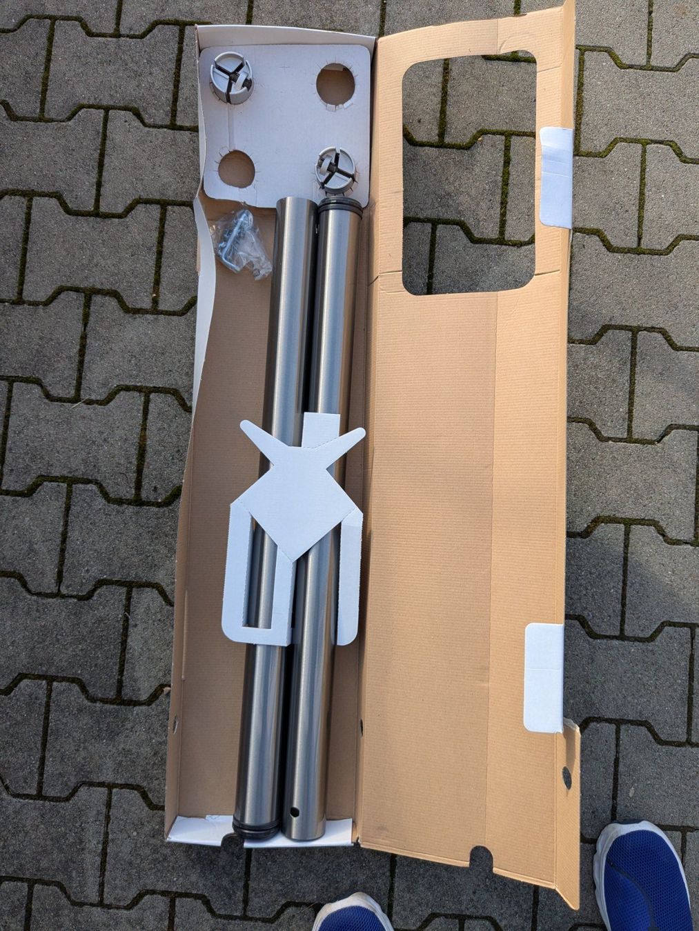 Sonstiges Mobiliar: Tischbeine – Neu und originalverpackt aus Esslingen von rss_k78q 4