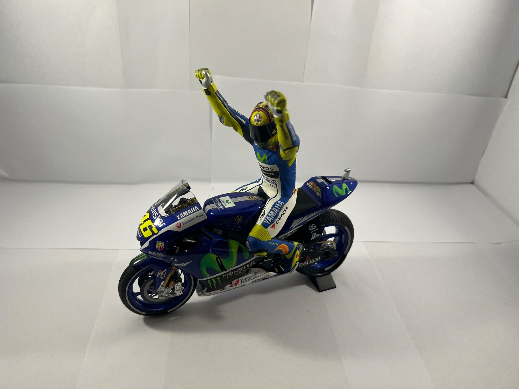 Minichamps Kit di modellismo & Modellini statici: Valentino Rossi Lot 16 – Usato da Sergey venduto da Mascotte00