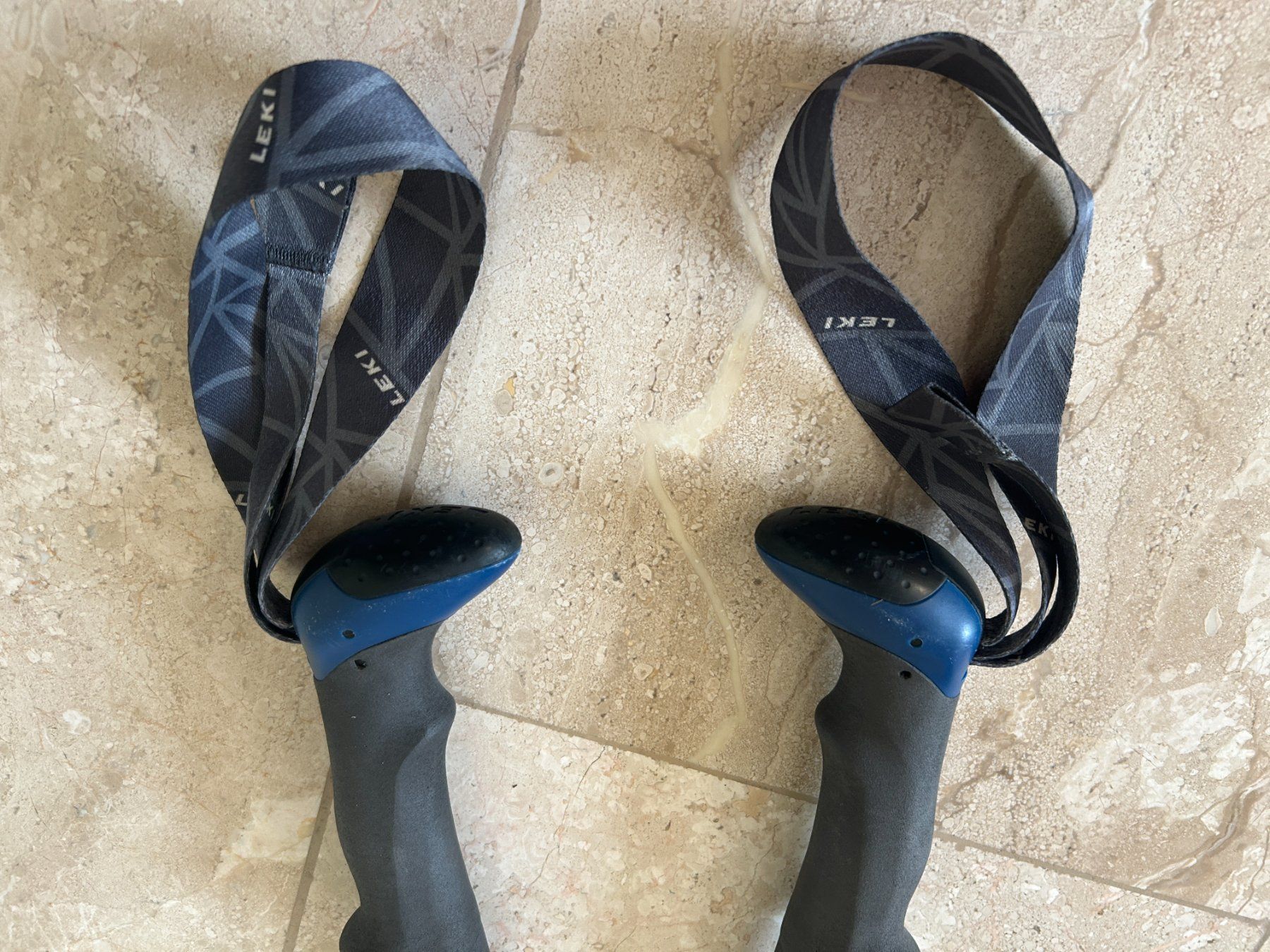 Leki Bastoncini da trekking: LEKI Micro Vario Carbon |110-130cm | NP: 200.- – Usato da Wangen b. Olten venduto da Wing_081 1