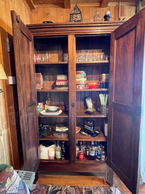 Armoires: Armoire massive de style colonial brésilien – D'occasion à Bülach par Frankye 1