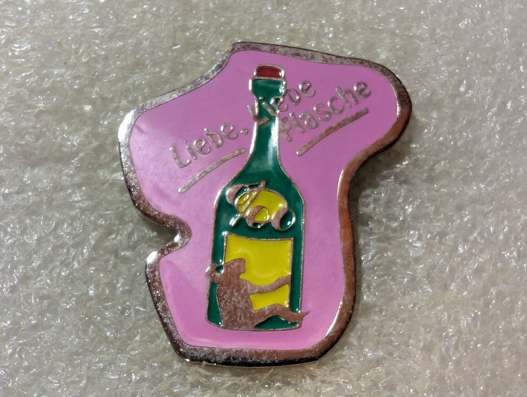 Placchette & Badge: Ansteckpin 105: Liebe Liebe Flasche – Usato da Oppligen venduto da Pin-Fall-Shop