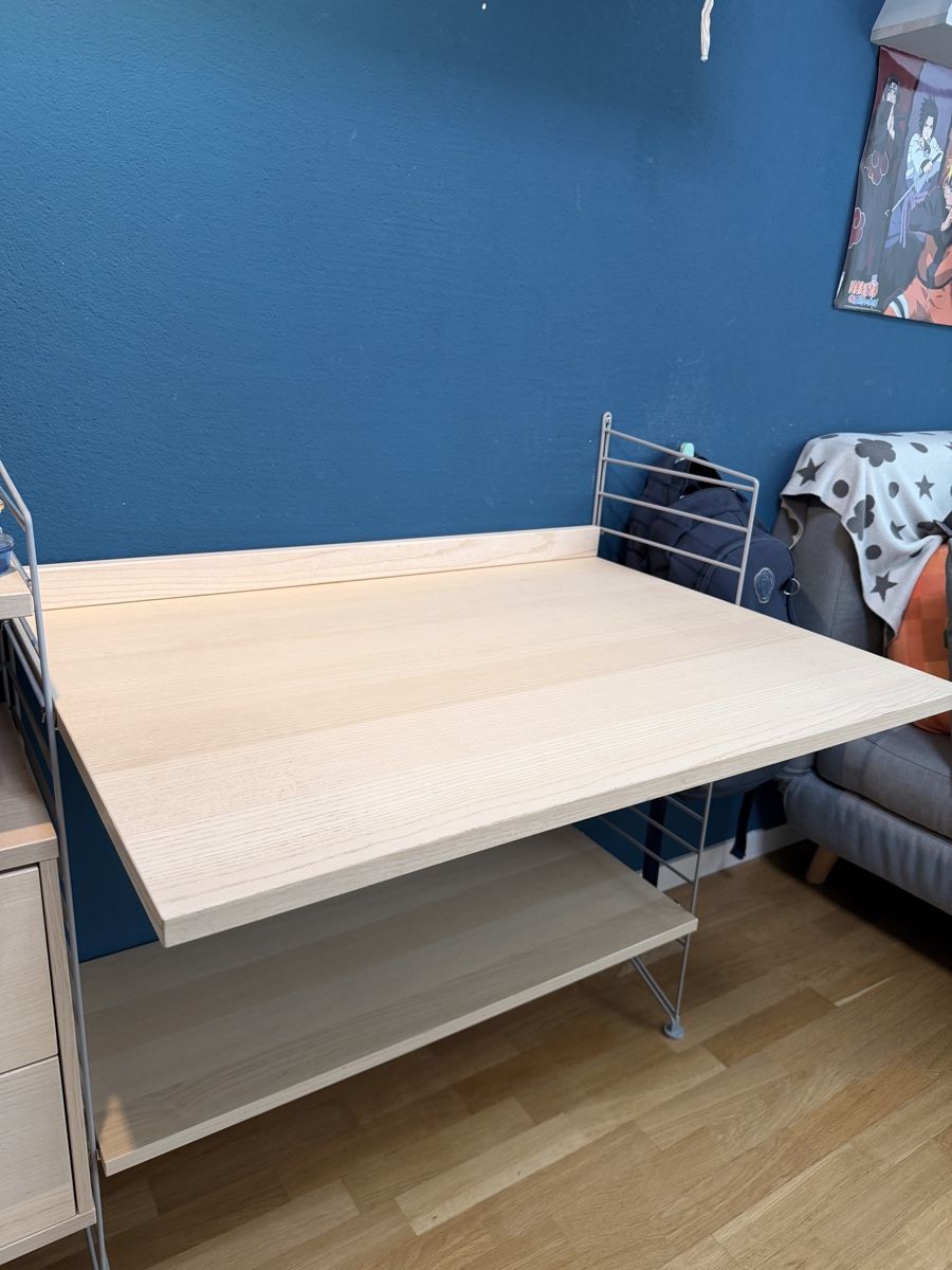 Scrivanie: String® System Schreibtisch Tischplatte Esche – Usato da Zürich venduto da rovelo 1