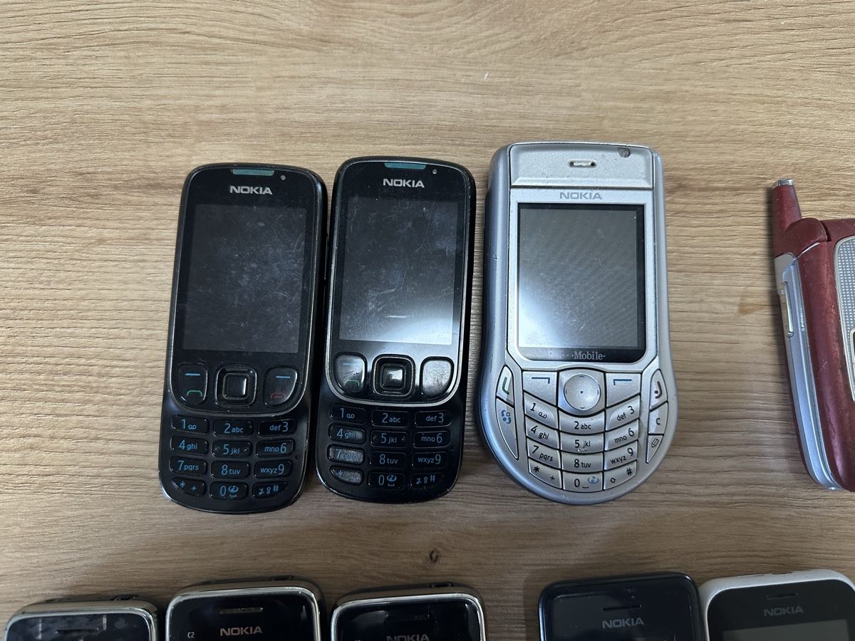 Nokia Handys / Smartphones: Handy Konvolut 12 Stück  – Defekt aus Heerbrugg von Amazon38 1