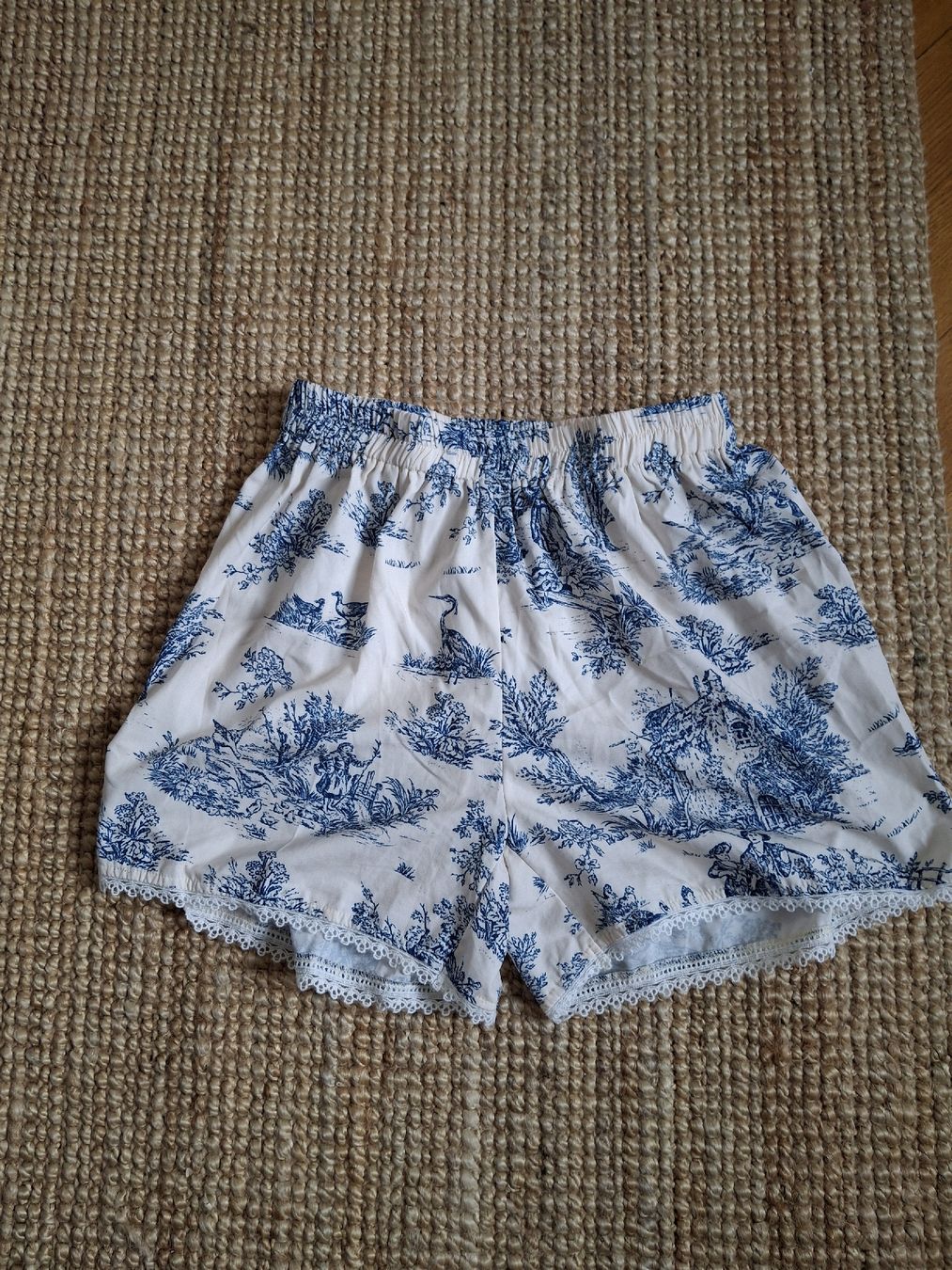 Pantaloni: Shorts style Jacquard M – Usato da Lausanne venduto da Cognitia