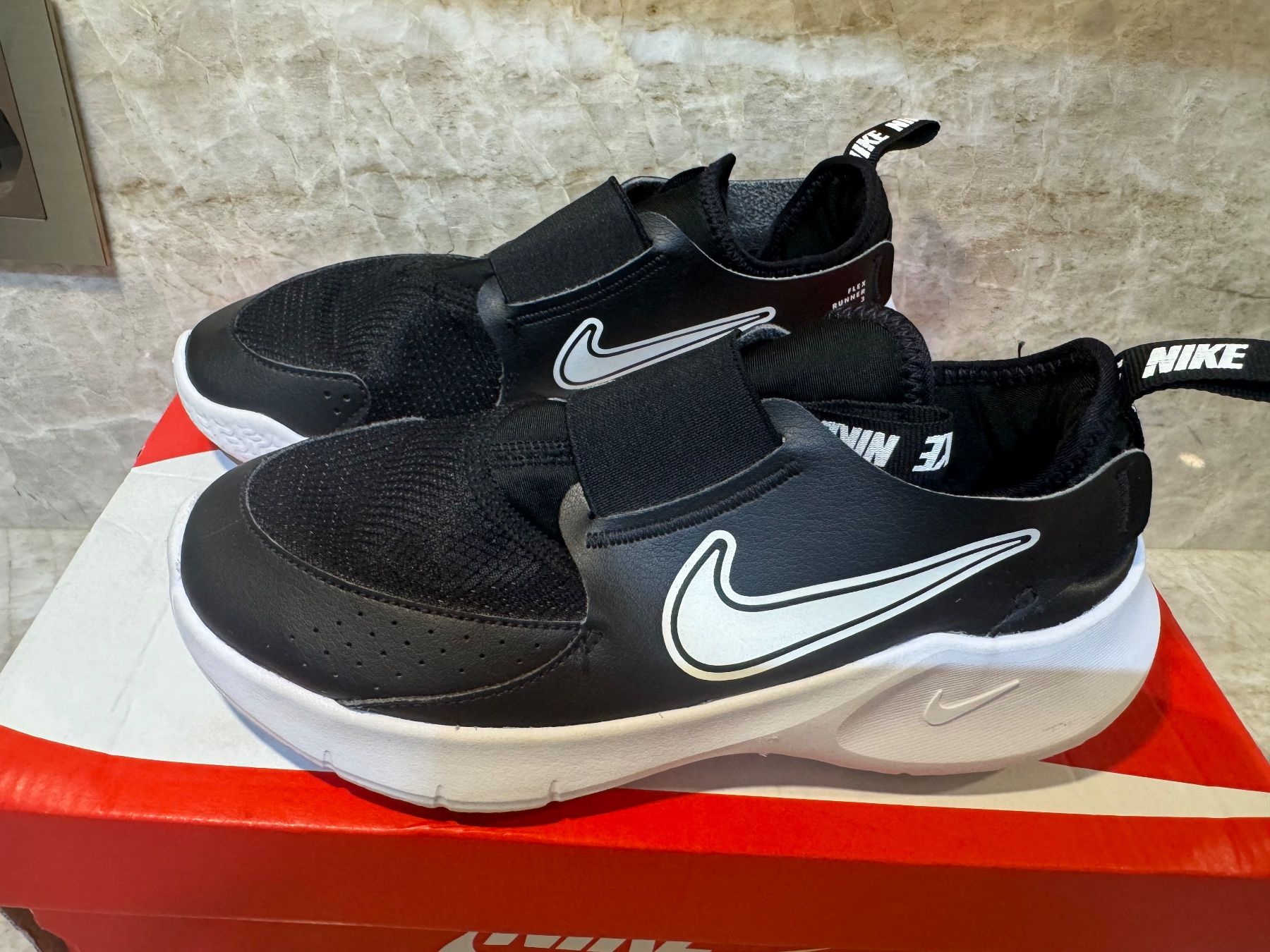 Nike Schuhe für Jungen: Nike basket T36.5 – Gebraucht aus Conches von chn_hgl6 5