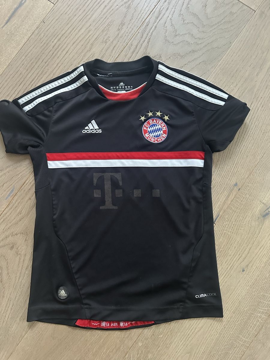 Maillots de corps & Pantalons: Trikot – D'occasion à Embrach par chr_r6sh