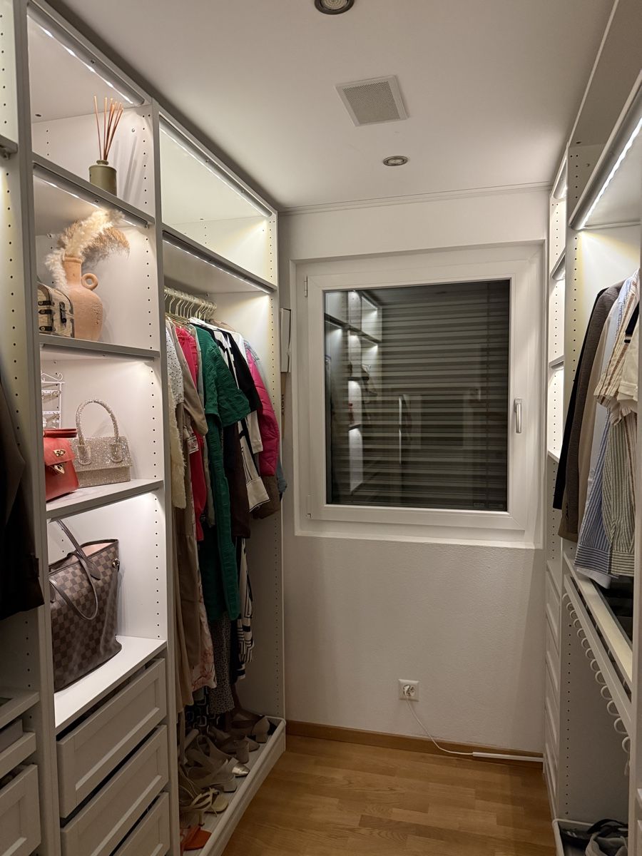 Ikea Armadi: IKEA PAX Kleiderschränke 236 cm mit LED & KOMPLEMENT  – Usato da Niederwil AG venduto da mar_s9sz 2