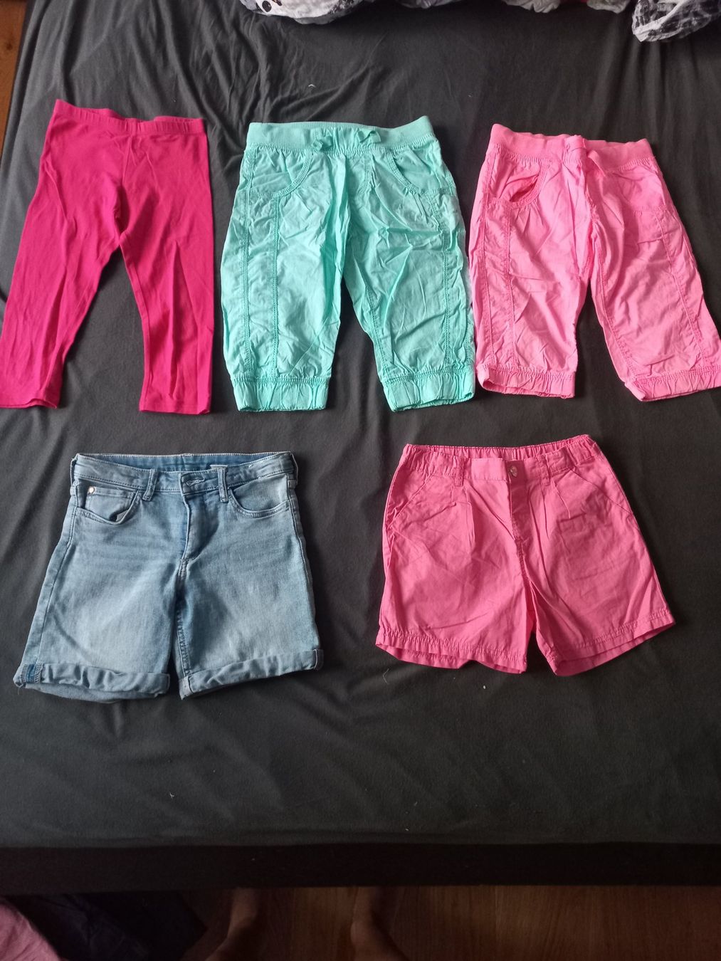 Lotti & Set di vestiti: 8 Shorts gr 134 – Usato da Bachenbülach venduto da enigmatic