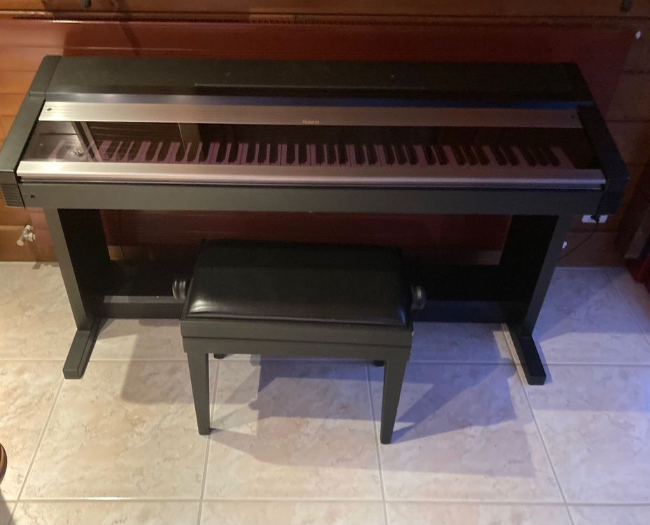 Roland kr store 3000 digital piano