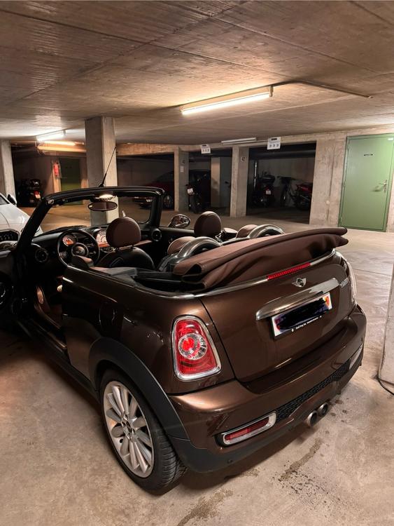 Mini Cabriolet Brune