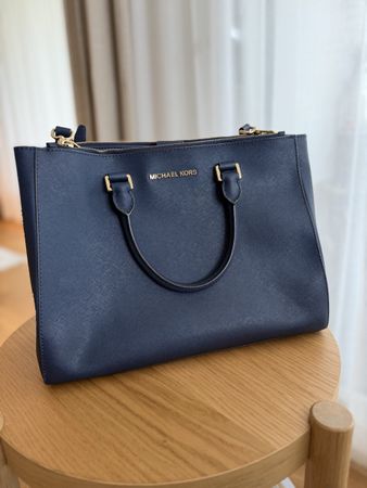 Michael Kors Handtasche “Sutton” in navy