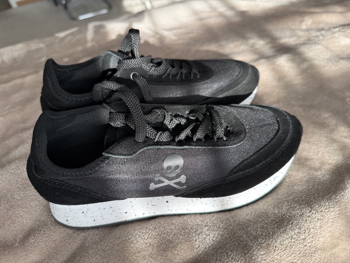 Scarpe da donna: Scalpers sneakers schwarz 37 – Nuovo (secondo la descrizione) da Dietlikon venduto da krisztinapali