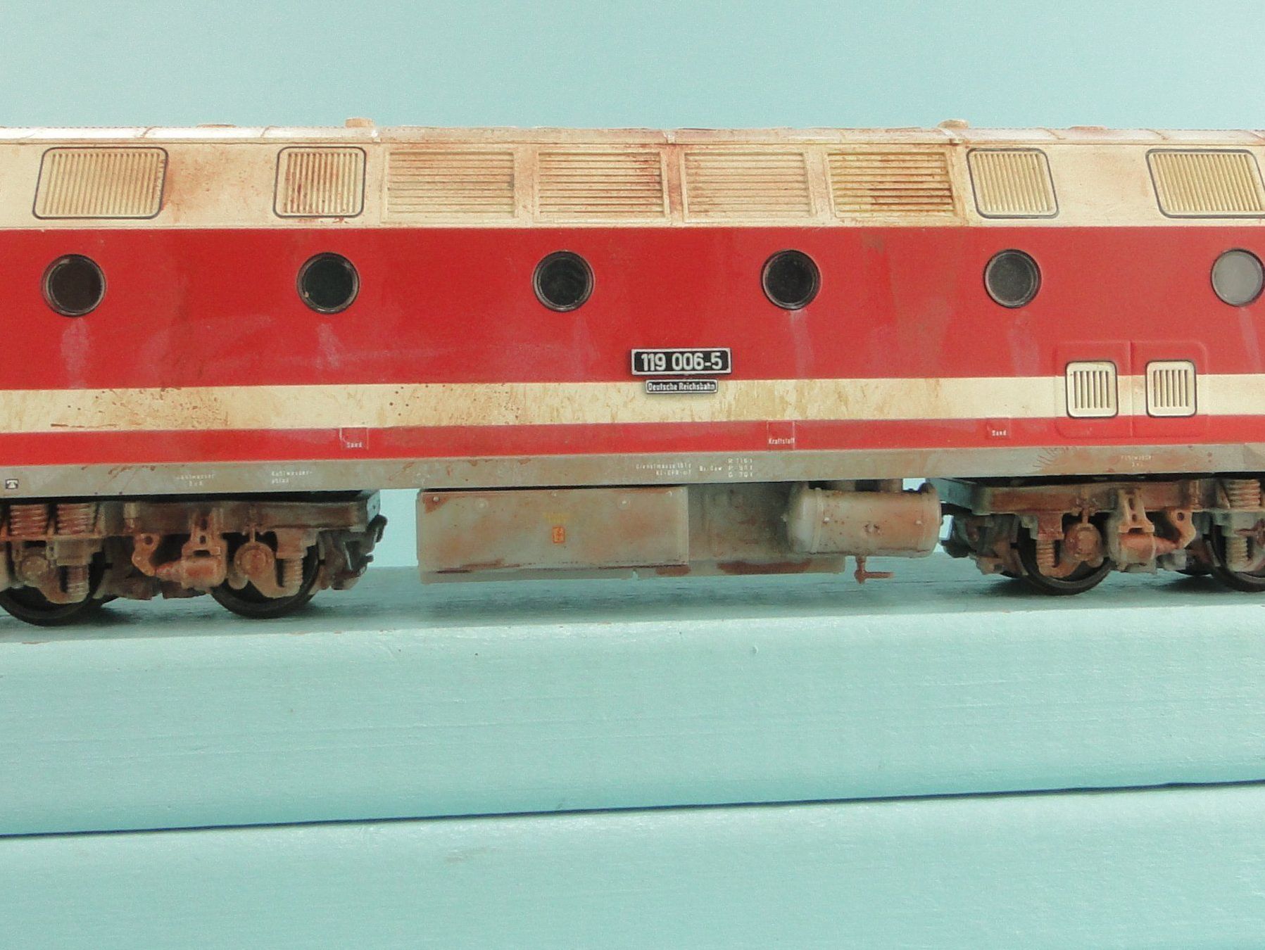 Brawa Modellini di ferrovie: Brawa DR Baureihe 119/219, gealtert – Usato da Bülach venduto da cann11 3