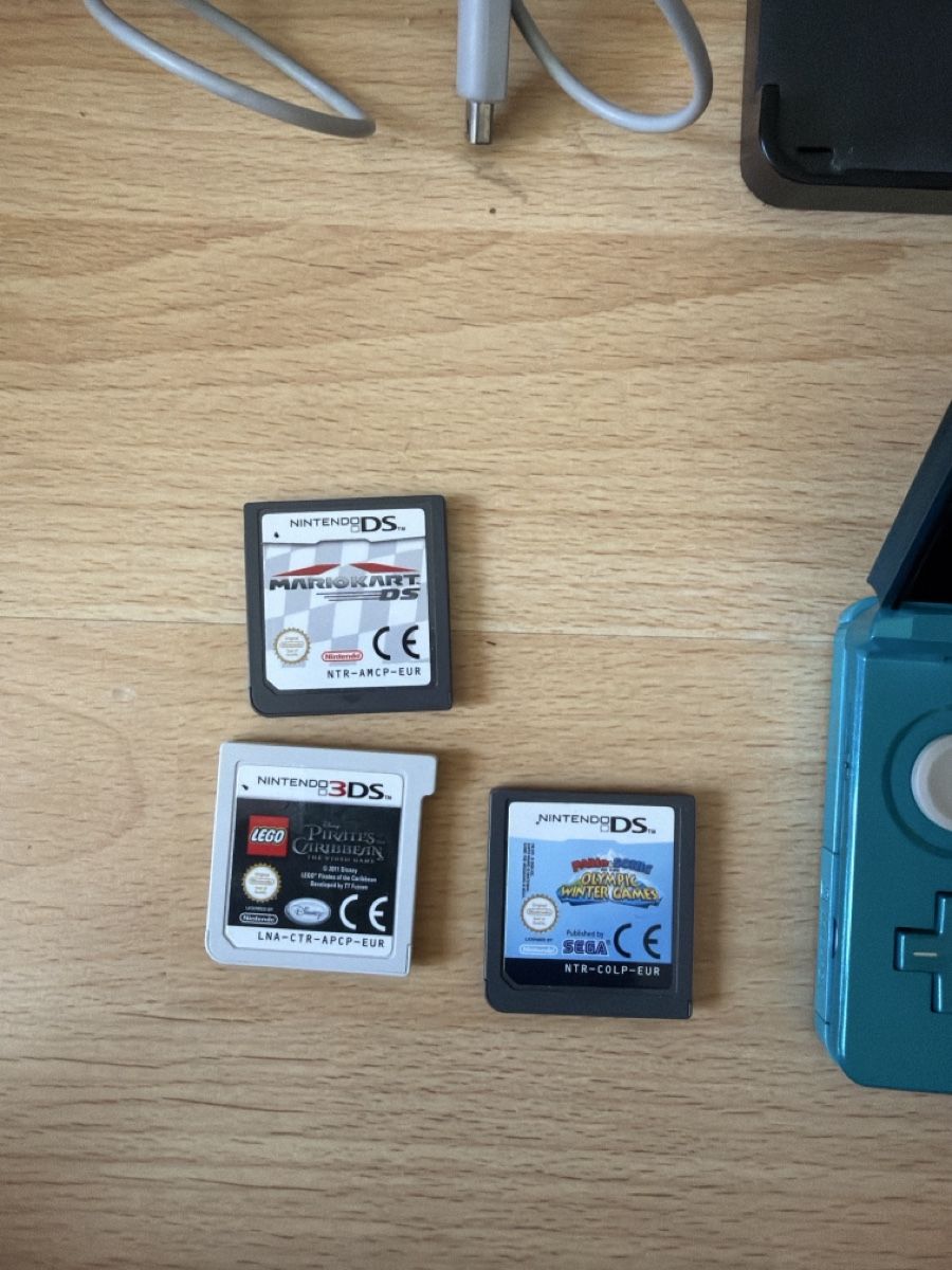 Nintendo Console: Nintendo 3ds Aqua Blue – Usato da Zürich venduto da man_mb8l 1