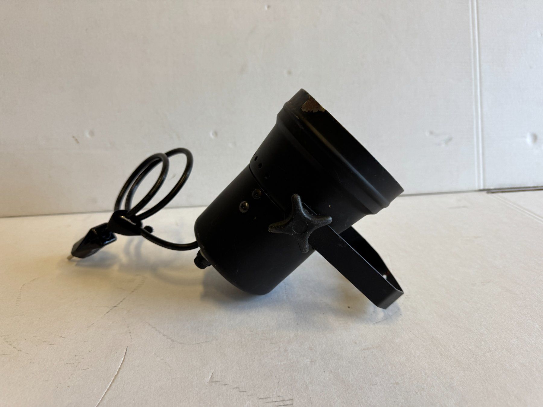 Lampade: 2x PInspot PAR 36 inkl. Lampe und Farbkappe   x1128 – Usato da Däniken SO venduto da Profog1 5