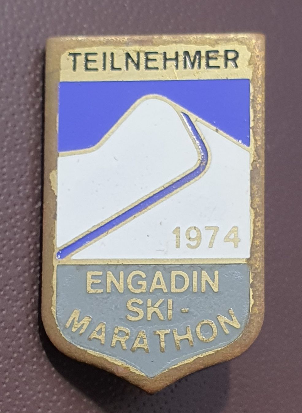 Placchette & Badge: D127 - Engadin Skimarathon 1974 Schweiz – Usato da Reinach BL venduto da Boston-Verkauf