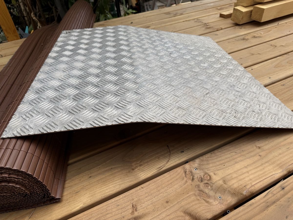 Sonstiges: Bodenblech Riffelblech Aluminiumrampe ca. 100x100cm – Gebraucht aus BASEL von zum_schneugge 1