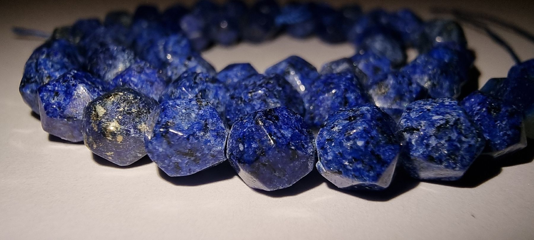Minerali & Pietre curative: Lapislazuli facettiert 6mm. 1. Klasse Strang – Nuovo e nell'imballaggio originale da Menziken venduto da Mirager 1