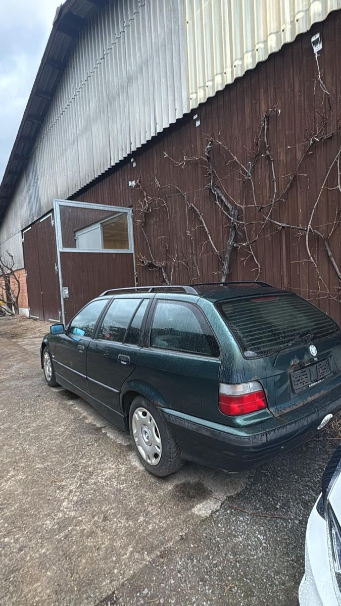BMW Automobili: BMW 320i e36  1999 JG. Ersatzteilspender    – Difettoso da Jonen venduto da BMWE369 3