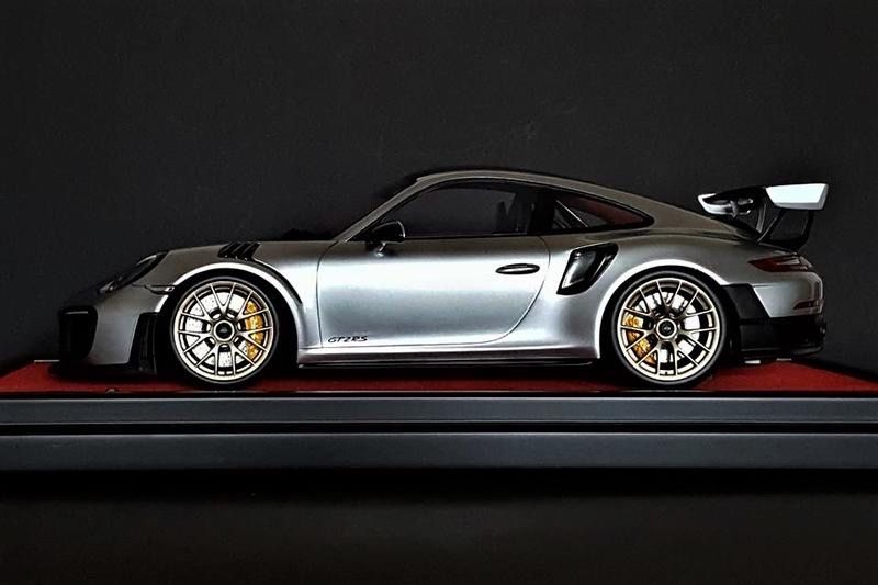 Spark Modellini d'auto: Porsche GT2 RS 1:12 Spark – Nuovo (secondo la descrizione) da Andwil TG venduto da LBJ1981