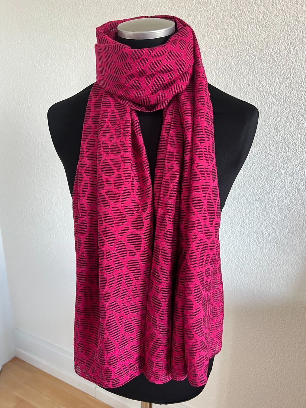 Colora Foulards, Tücher & Schals: Colora Schal, Dunkelpink, NEU – Neu und originalverpackt aus Worb von farben20zauber