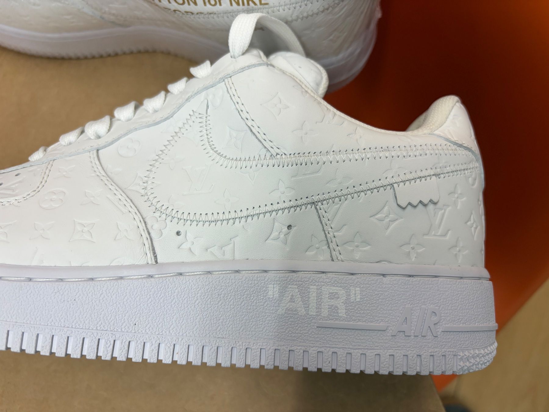 Louis Vuitton Scarpe da uomo: Louis Vuitton x Nike - Air Force 1 – Nuovo e nell'imballaggio originale da Otelfingen venduto da Boosted 5