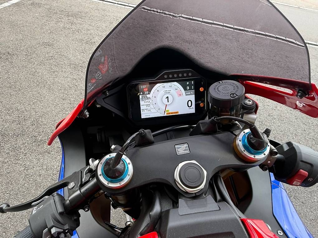 Strada: Honda CBR 1000 RR-R Fireblade SP rot – Usato da Pfäffikon SZ venduto da Habli5 4