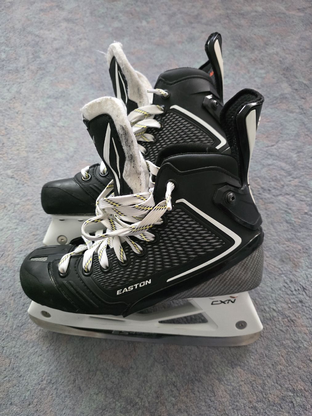 Easton Pattini da ghiaccio: Schlittschuhe Easton 6.5 EE – Usato da Dietschwil venduto da Sian1